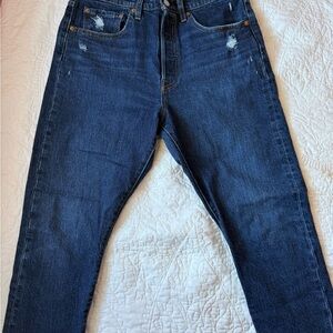 Blue Skinny Jeans for a Sleek Look